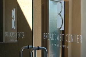 Broadcast-vinyl+logo_new